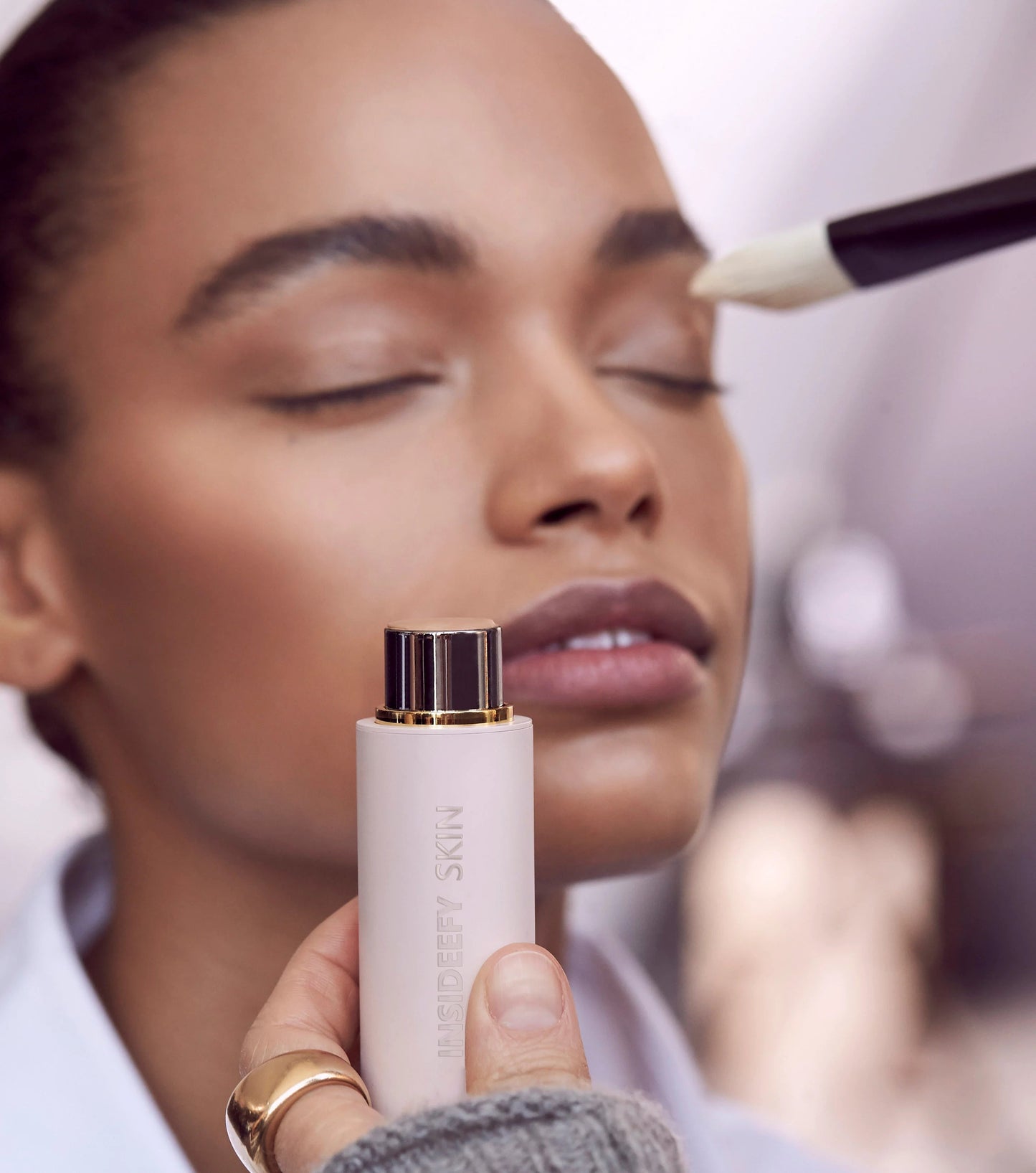 Insideefy Skin Foundation Stick + Dual Brush Set ✨ Flawless Coverage in Seconds ⏱️ — Includes 🖌️ Foundation & Spot Check Brushes